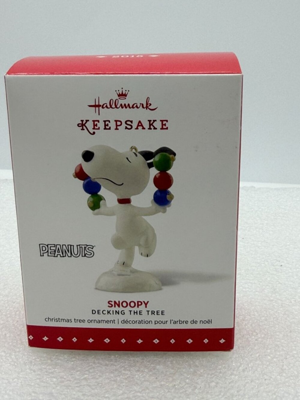2015 Hallmark Keepsake Ornament Peanuts Snoopy Decking the Tree